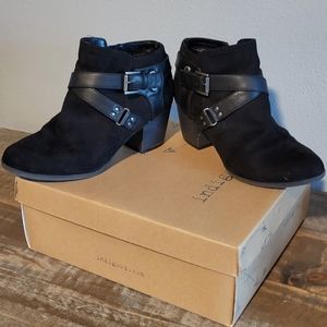 Women's black booties